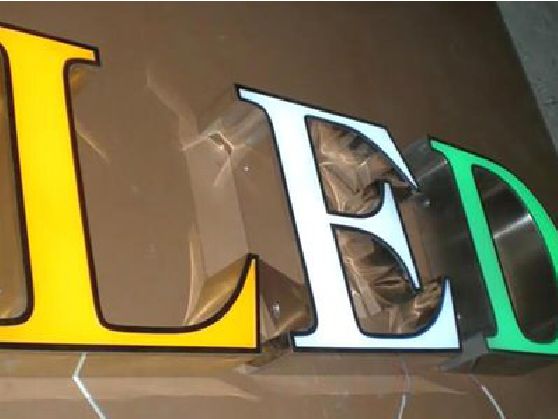洛南介绍LED招牌的基础知识。