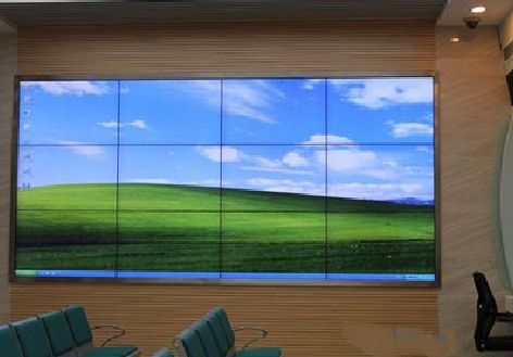 洛南液晶拼接屏的另类用法。